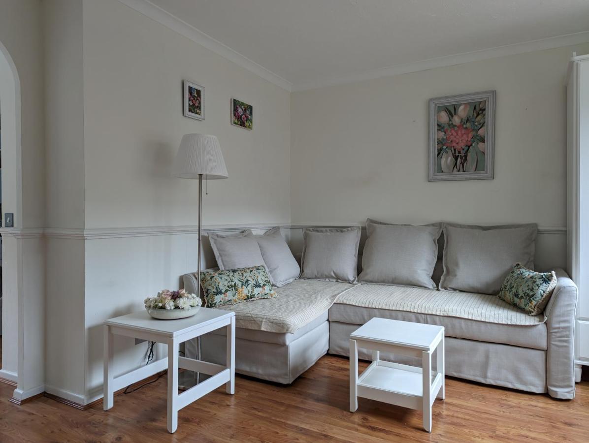 런던 Cosy House With A Garden 빌라 외부 사진